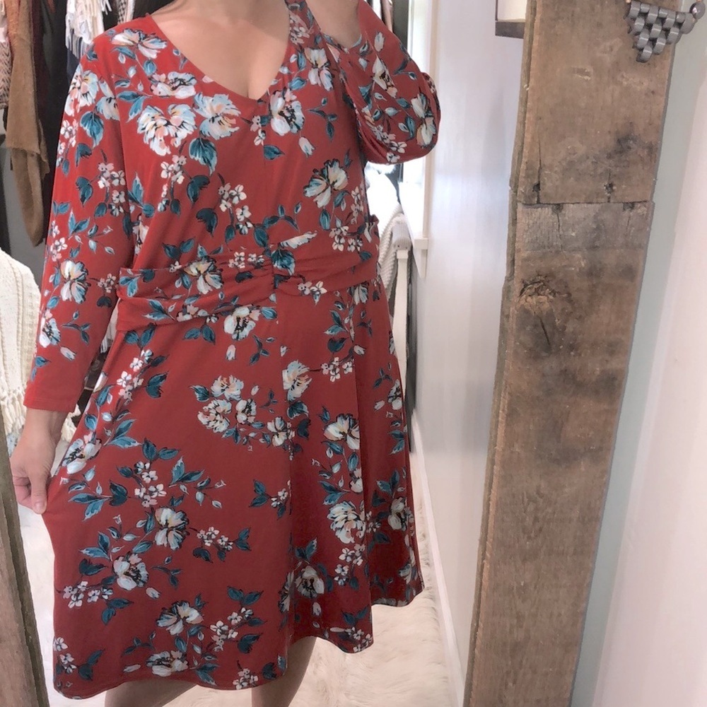 COMO blue size 2X beautiful floral midi dress